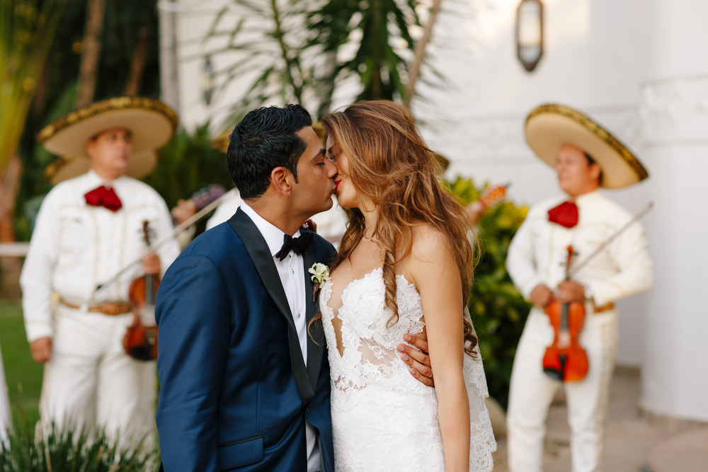 Wedding in Villa La Mansion Puerto Vallarta by Photographer Evgenia Kostiaeva